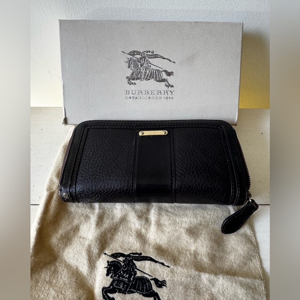 Burberry Textured Brown Leather Wallet with Gold Accent - Picture 6 of 6